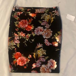 Junior Medium size knee length skirt.